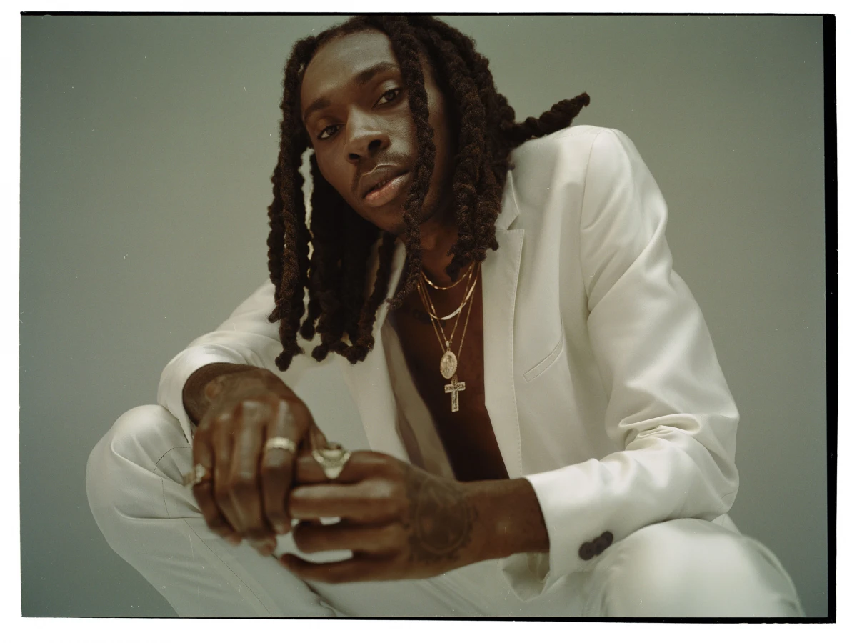 Portrait, fashion, color, chris noltekuhlmann, wideangle, emotion, color, warm, feel, mood, lifestyle, advertising, film photography, medium format, los angeles, berlin, queer, kodak, lgbtq , trans, youth, art, photographer, studio