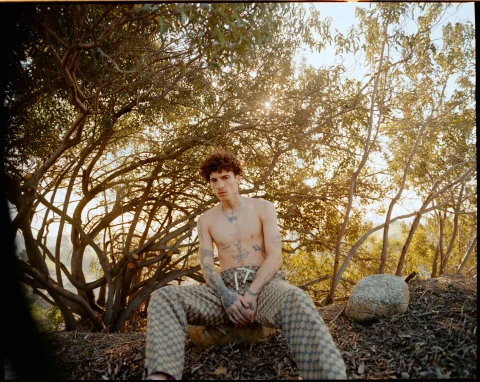 Portrait, fashion, color, chris noltekuhlmann, wideangle, emotion, color, warm, feel, mood, lifestyle, advertising, film photography, medium format, los angeles, berlin, queer, kodak, lgbtq , trans, youth, art, photographer, studio