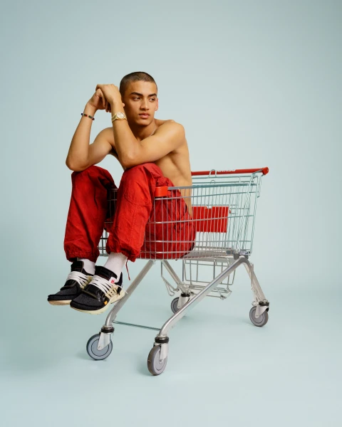 red, Portrait, fashion, color, chris noltekuhlmann, wideangle, emotion, color, warm, feel, mood, lifestyle, advertising, film photography, medium format, los angeles, berlin, queer, kodak, lgbtq , trans, youth, art, photographer, studio, off white, shopping cart, studio